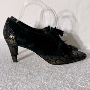 Prevata Black Suede Pointed Tor Heels With Metallic Animal Print And Fringe 9.5